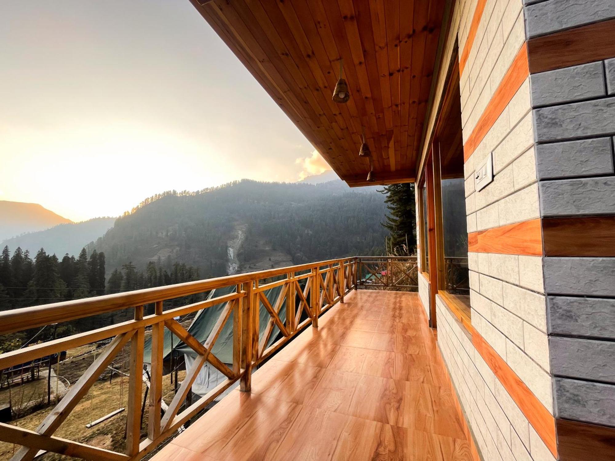 Hotel Singing Woods Kutla Kulu Exterior foto