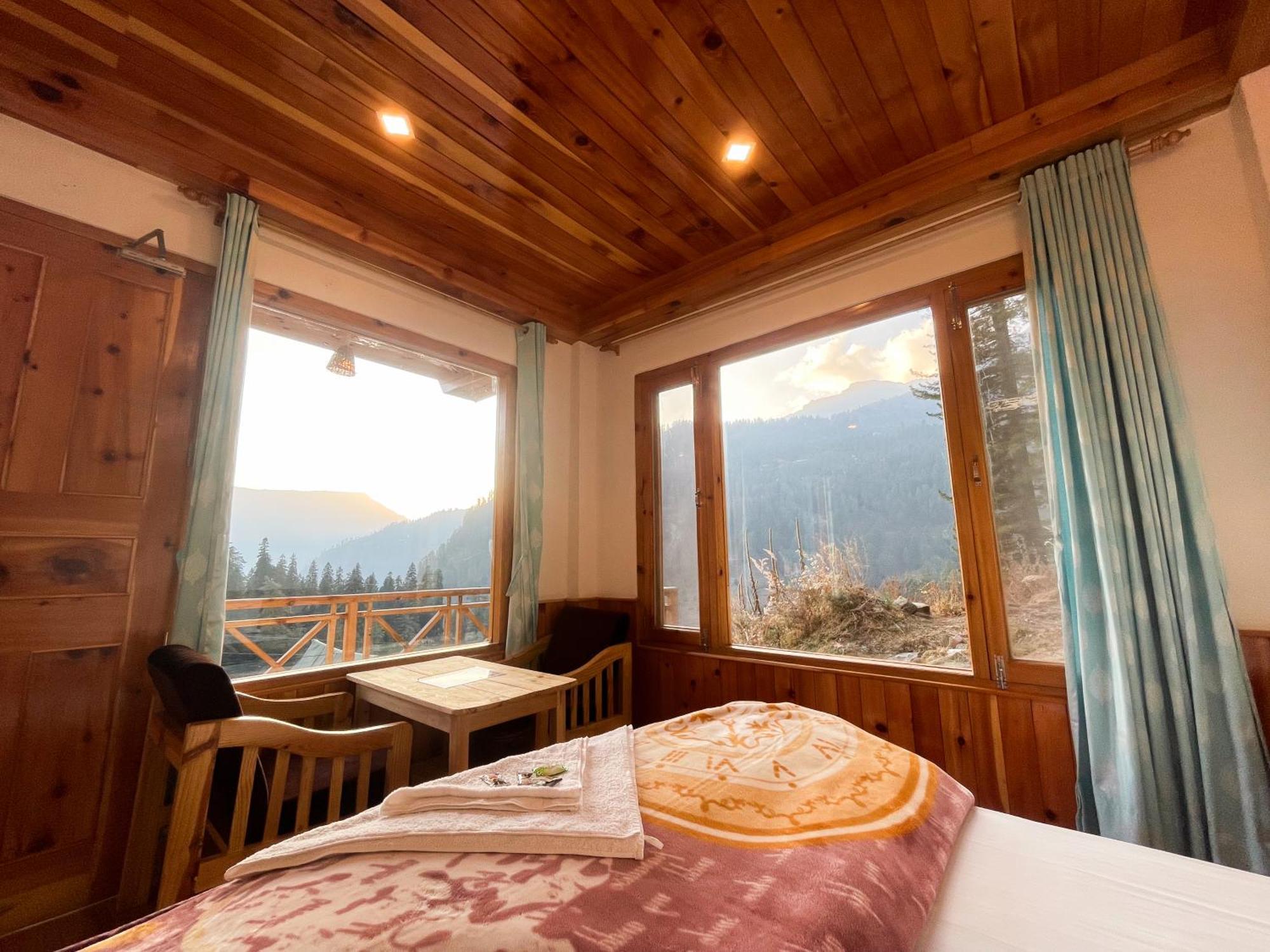 Hotel Singing Woods Kutla Kulu Exterior foto