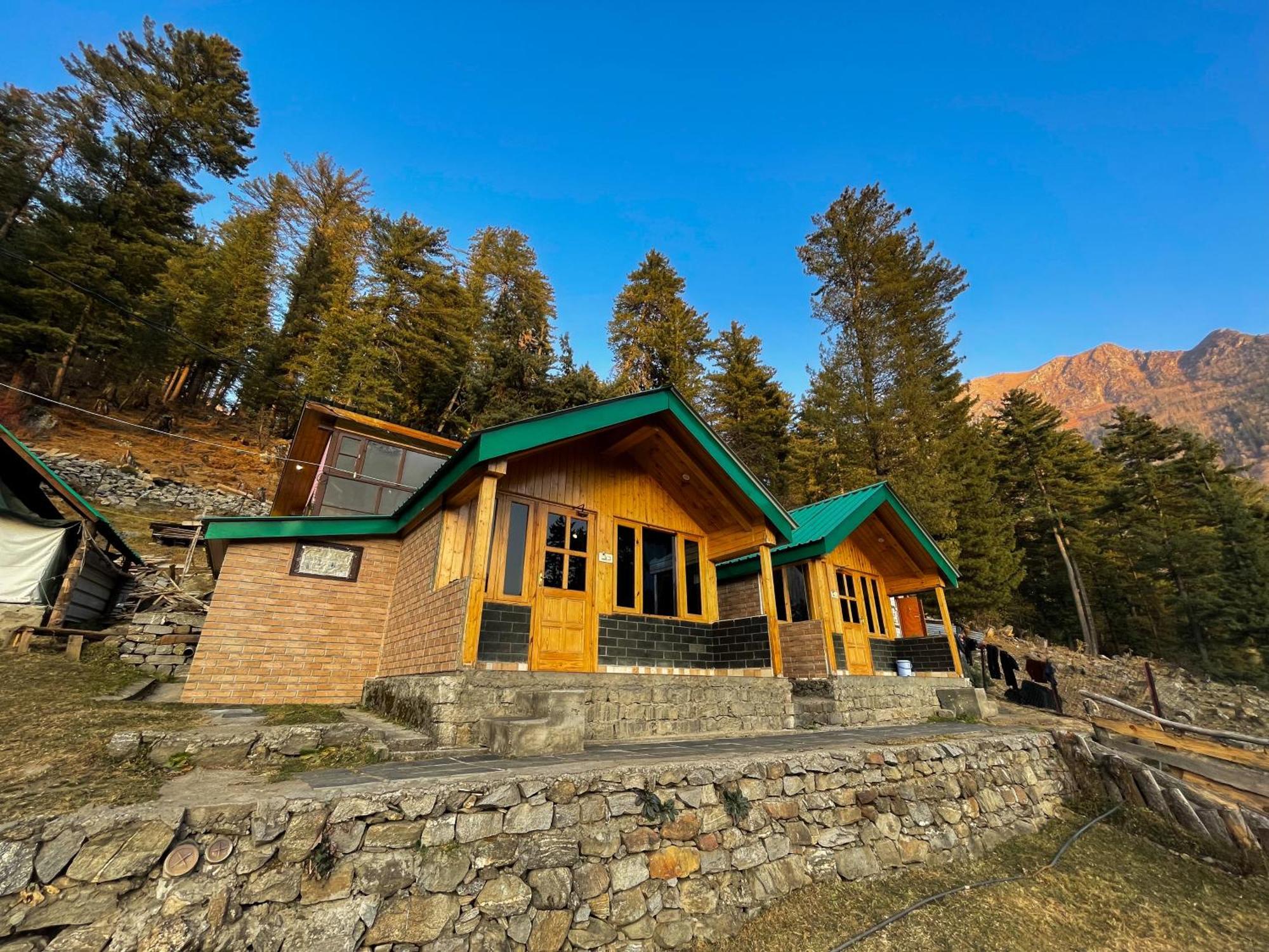 Hotel Singing Woods Kutla Kulu Exterior foto